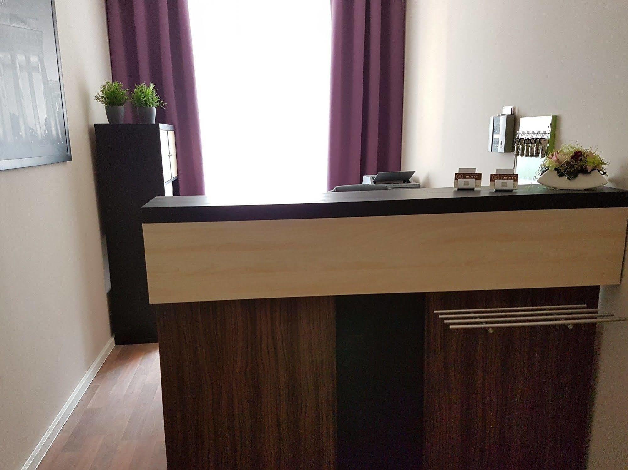 Hotel Pension Eberty Berlin Exterior photo