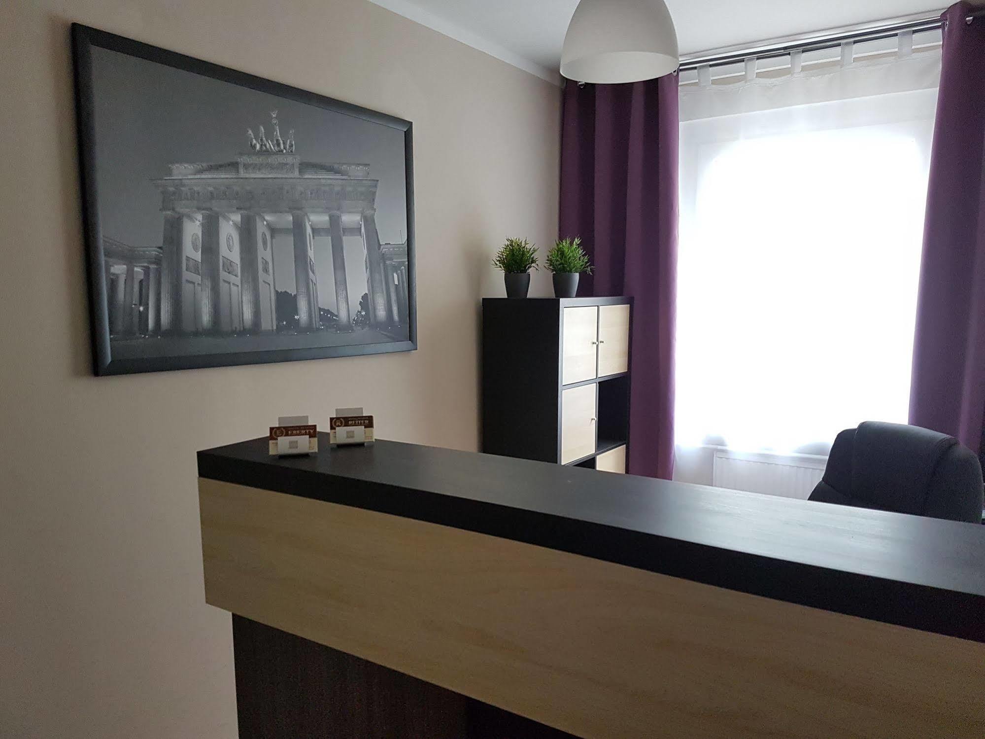 Hotel Pension Eberty Berlin Exterior photo